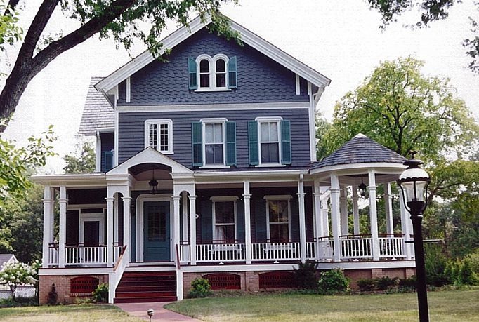 Historical Home Preservation with Fine Craftsmanship