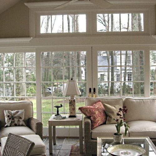 sun room with crown molding