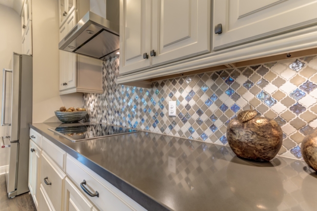 Kitchen Backsplash Trends for Home Renovation Projects